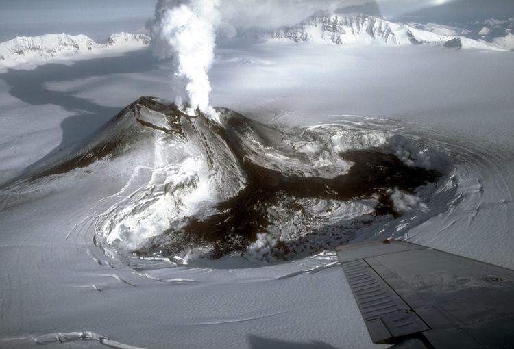 Mount Veniaminof httpsuploadwikimediaorgwikipediacommonscc