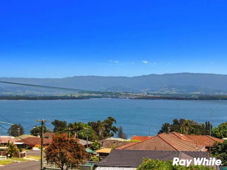 Mount Warrigal, New South Wales httpsimagesrealestateviewcomaupics648167
