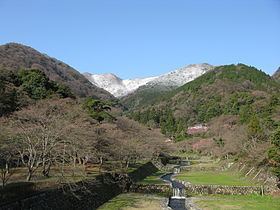 Mount Yōrō httpsuploadwikimediaorgwikipediacommonsthu