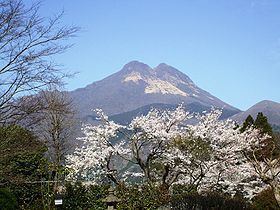 Mount Yufu httpsuploadwikimediaorgwikipediacommonsthu
