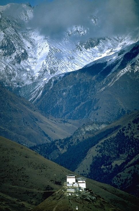 Mountains of Bhutan ww1prwebcomprfiles20100112386053Trekkingin