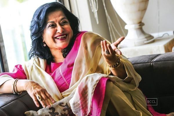 Moushumi Chatterjee - Wikipedia