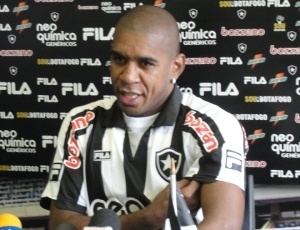Márcio Rosário Mrcio Rosrio chega e encara acerto com o Botafogo como chance
