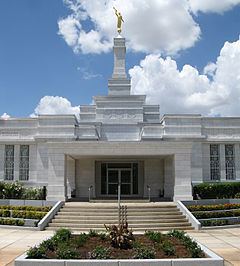 Mérida Mexico Temple httpsuploadwikimediaorgwikipediacommonsthu