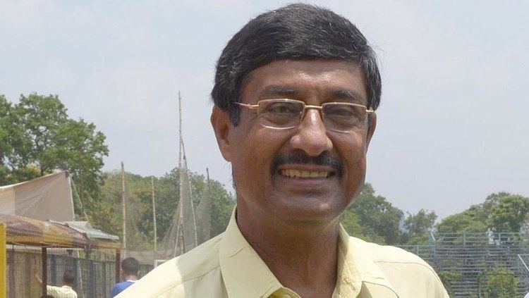 Mridul Banerjee East Bengal coach Mridul Banerjee injured on first day of training