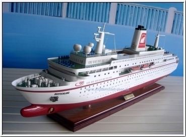 MS Deutschland httpschiffsmodellshopde Cruise ship model MS DEUTSCHLAND