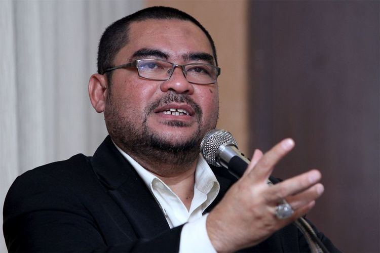Mujahid Yusof Rawa Lets dialogue to save Malaysia from religious fires PAS leader