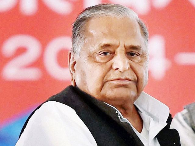 Mulayam Singh Yadav Now Azam Khan proposes a temple for Mulayam Singh Yadav