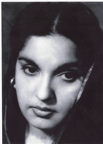 Munawar Sultana (actress) 3bpblogspotcomWjB89EZ294UFHOVlbYgBIAAAAAAA