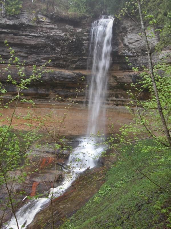 Munising Falls wwwgowaterfallingcomwaterfallsimagesfullmiv