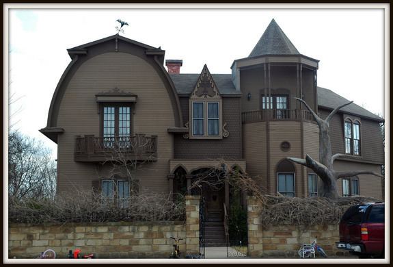 Munster Mansion Munster Mansion Waxahachie Texas Atlas Obscura