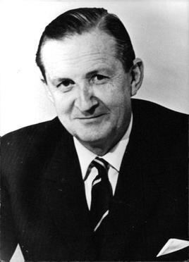 Murray MacLehose, Baron MacLehose of Beoch httpsuploadwikimediaorgwikipediaen77eGov