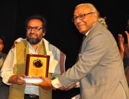 Mushtaq Kak Mushtaq Kak has been awarded for his outstanding contributions