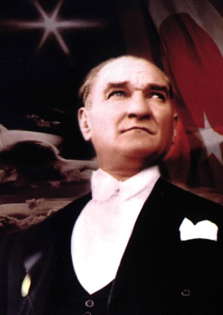 Mustafa Kemal Atatürk MUSTAFA KEMAL ATATRK Student Life
