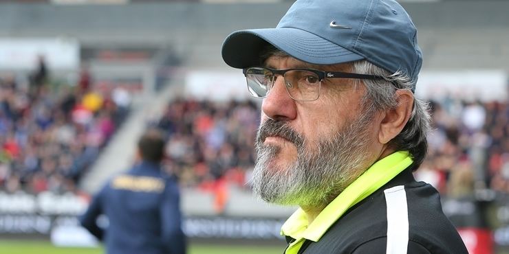 Mustafa Reşit Akçay Mustafa Reit Akay istifa etti sportstv