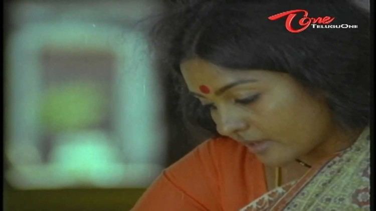 Mutyala Muggu movie scenes Mutyala Muggu Sangeetha Setair On Somayajulu