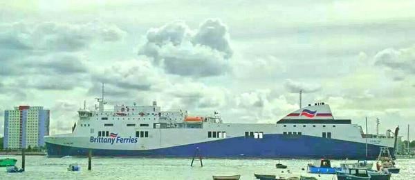 MV Etretat Jane MacLennan on Twitter quotMV Etretat departing Portsmouth