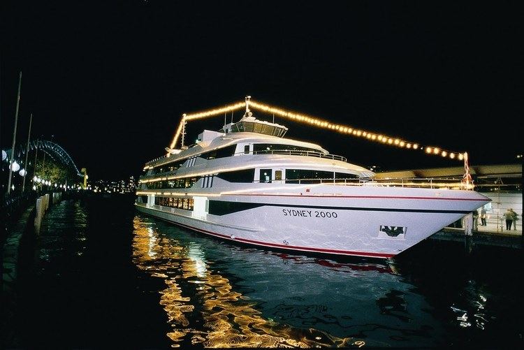 MV Sydney 2000 Captain Cook Cruises Amazing Christmas Party Specials