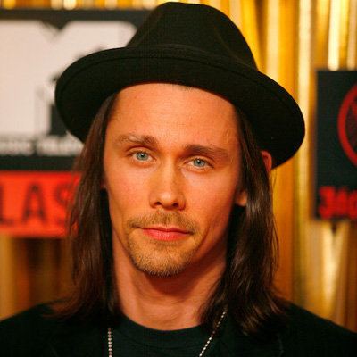 Myles Kennedy Kennedy wiki affair married Gay with age height singer musician