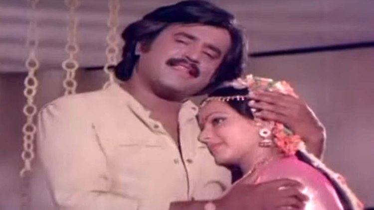 Naan Sigappu Manithan (1985 film) Naan Sigappu Manithan 1985 RajinikanthAmbika Venmegam Vinnil