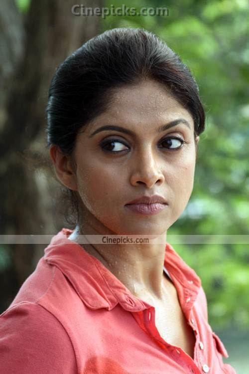 Nadiya Actress nadiya Malayalam Movie Sevens Stills and Photos