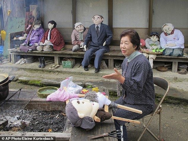 Nagoro Japanese woman is replacing dead villagers with creepy SCARECROWS