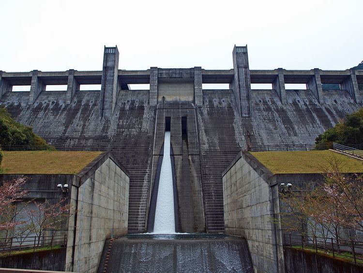 Nakasujigawa Dam