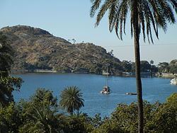 Nakki Lake httpsuploadwikimediaorgwikipediacommonsthu