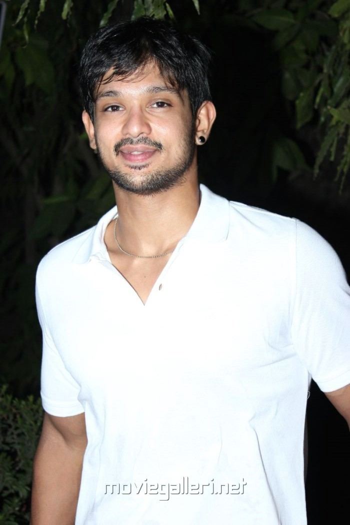 Nakul (actor) Picture 421582 Actor Nakul at Vallinam First Look Launch