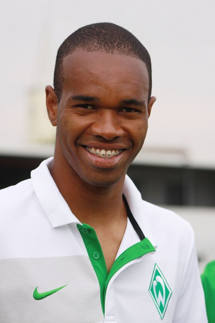 Naldo (footballer, born 1982) httpsuploadwikimediaorgwikipediacommons33