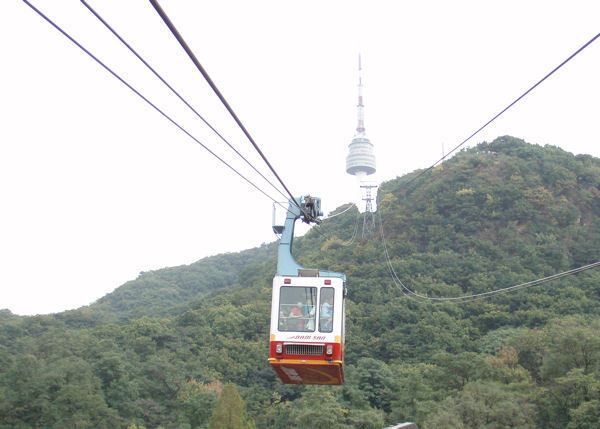 Namsan cable car Namsan Cable Car Seoul Korea Aerial Lifts on Waymarkingcom