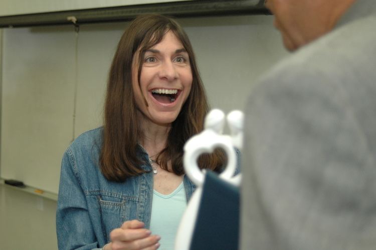 Nancy Segal Exemplary Teacher Named Cal State Fullerton Outstanding