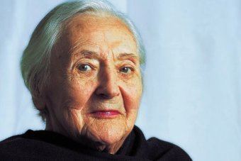 Nancy Wake War heroine Nancy Wake dies ABC News Australian Broadcasting