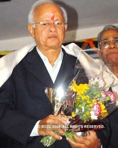 Nandu M. Natekar Natekars felicitation Photogallery Times of India