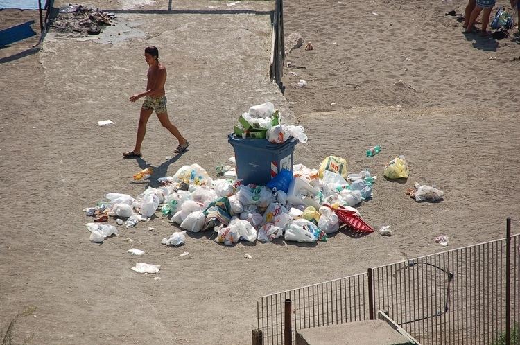 Naples waste management issue