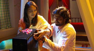 Narthagi Narthagi Movie Reviews Stills amp Wallpapers Sulekha Movies