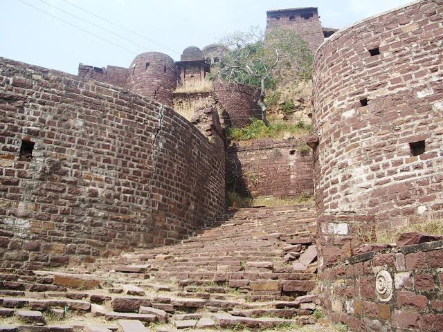 Narwar Fort Visit to Narwar Fort in October 2007 Silent Pages Travels in the