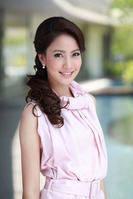 Natapohn Tameeruks 187 best thai actress images on Pinterest Thai dress Thai wedding