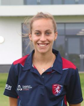 Natasha Farrant Farrant joins Edwards Greenway and Beaumont in England Womens