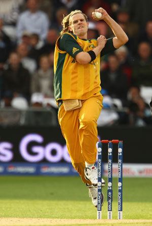 Nathan Bracken Australias dependable ODI seamer in the 2000s