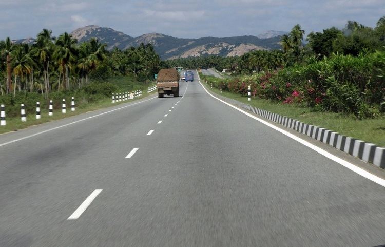 National Highway (India) Under Green Highways Policy National Highways will now be Lined