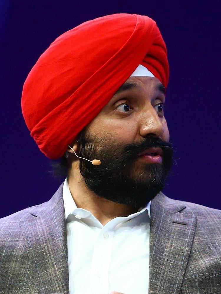 Navdeep Bains3 (cropped)2.jpg