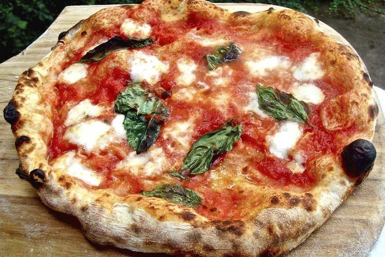 Neapolitan pizza Neapolitan Pizza Italy Traveldeals