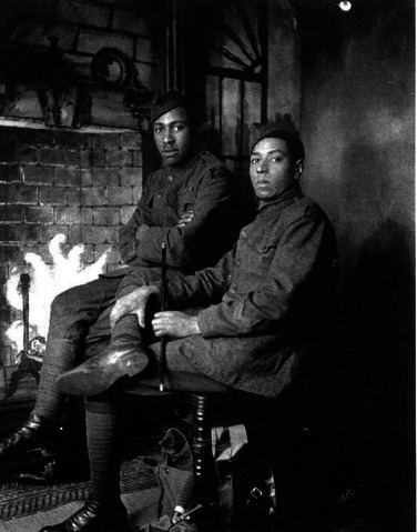 Needham Roberts FileWilliam Henry Johnson and Needham Roberts in 1918png
