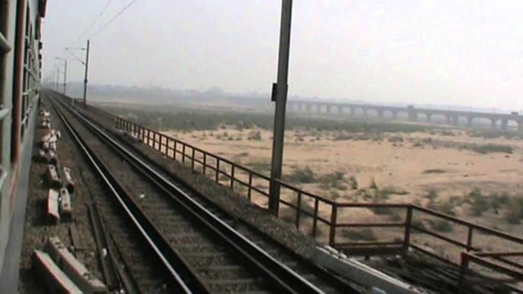 Nehru Setu Crossing 3 kms India39s second longest Railway Bridge aka Nehru Setu