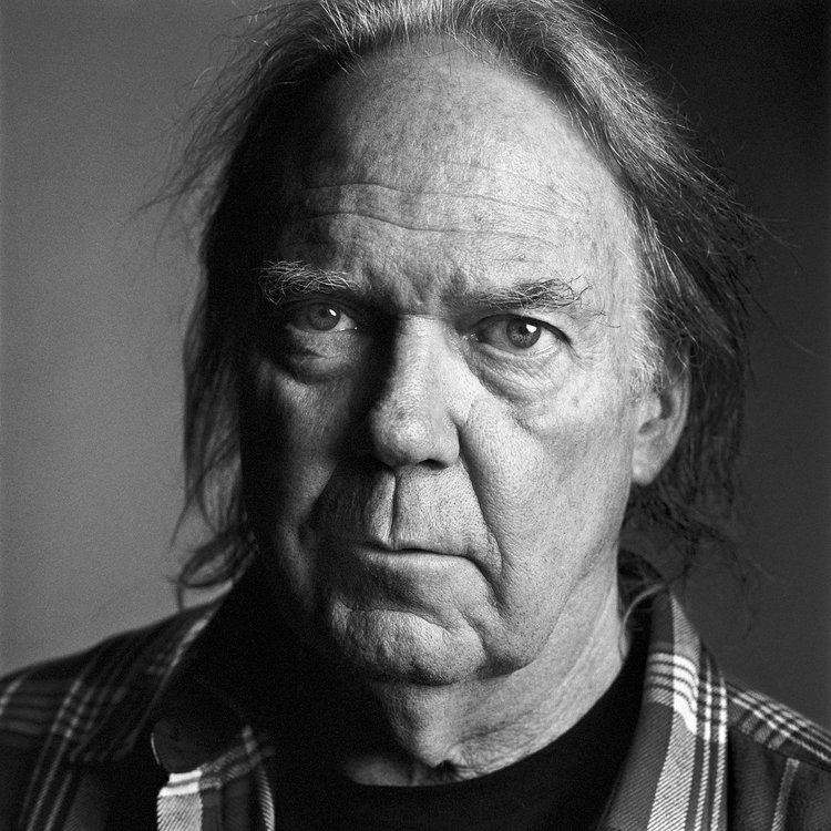 Neil Young httpsstatic01nytcomimages20120923magazin