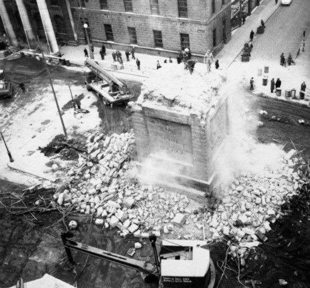 Nelson's Pillar Photos On this day in 1966 Nelson39s Pillar in O39Connell Street was