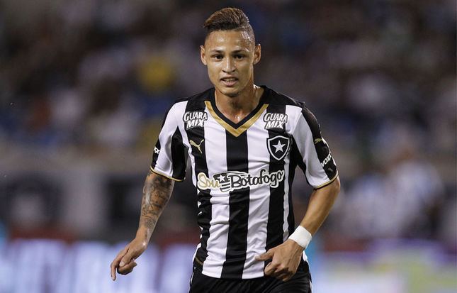 Neílton Nelton no renova com o Botafogo e deve voltar ao Cruzeiro em 2016