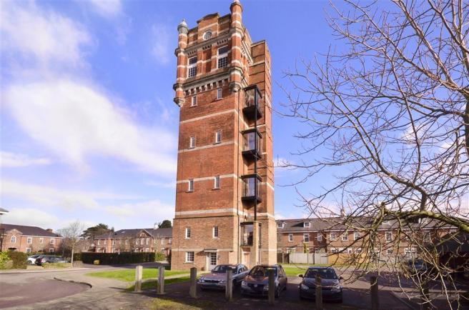Netherne-on-the-Hill 1 bedroom flat for sale in Cayton Road Netherne On The Hill