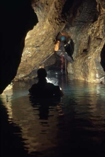Nettlebed Cave Inside Nettlebed Caving Te Ara Encyclopedia of New Zealand